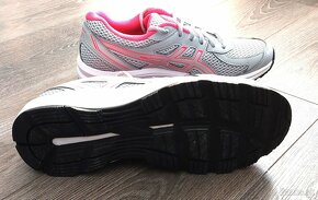 Predám dámske bežecké tenisky zn. ASICS gel - 6