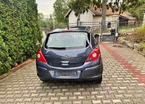 Opel Corsa 1,4i klima Tempomat 1 Majitel benzín manuál 66 kw - 6