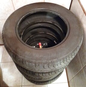 Predám sadu celoročných pneu 195/65 R15 Michelin DOT 1020 na - 6