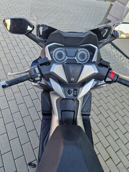 Honda Forza 300 , 11600km, r.v. 2019 - 6