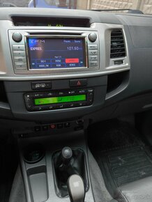 Toyota Hillux 3.0 l (2014) - 6