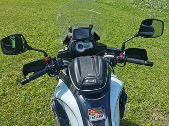 SUZUKI V-Strom 650 - 6