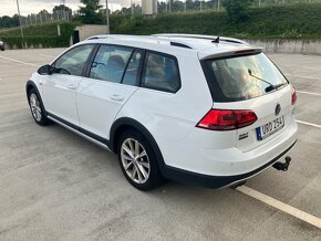 VW Golf Alltrack 2.0 TDI - DSG, 4x4, WEBASTO, XENONY, TAŽNÉ - 6