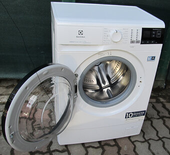 Electrolux PerfectCare 600 - 6