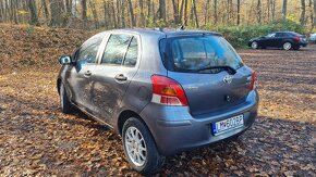 Toyota Yaris 1.3 - 6