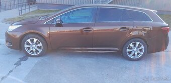 Toyota avensis combi 1.6 D4D - 6