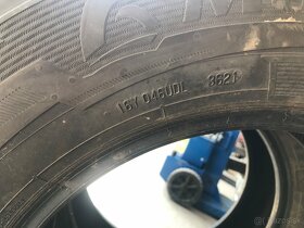 Pneu 235/65 R16c - 6