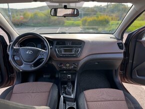 Hyundai i20 hnedy - 6