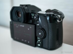 Panasonic Lumix DC- G9 telo - 6