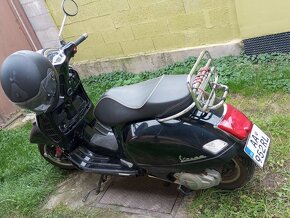 Predám skúter Vespa 125 GTS ie - rok 2016 - 6