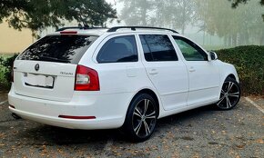 ŠKODA OCTAVIA RS FACELIFT COMBI 2.0 CR TDI - 6