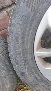 Hyundai Tucson - originálne disky so zimnými gumami 225/60 r - 6