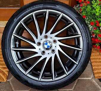 alu R18 5x120, pneu 225/45 RFT, BMW X1, rada 3 - 6