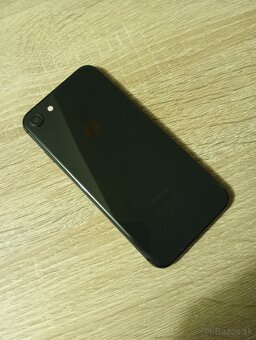 iPhone 8 / 256GB čierny Super stav - 6