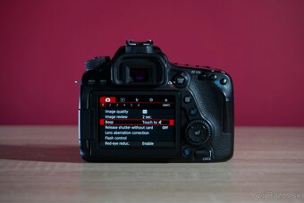 Canon EOS 80D - 6