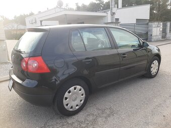 Volkswagen Golf  5.  1,4 benzin - 6