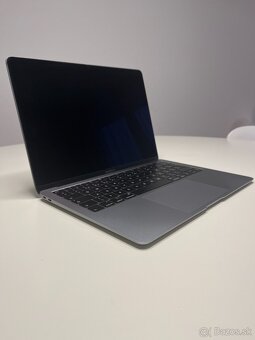 MacBook Air 2018 – 8GB RAM, 128GB SSD - 6