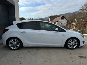 Opel Astra 1.6i 85kW r.v 2015 - 6