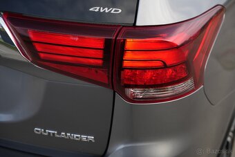 Mitsubishi Outlander 2.2 DI-D 4x4 - 7-miest. - DPH - 6