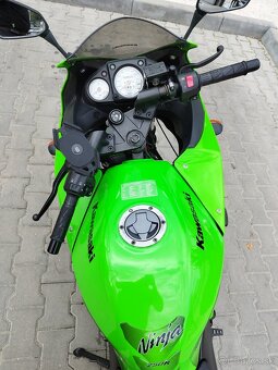 Kawasaki ninja 250R - 6