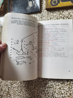 70 ročné knihy náhradnych dielov k autám Škoda a Praga - 6