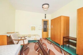 Veľký 3-izbový byt Senica - 6