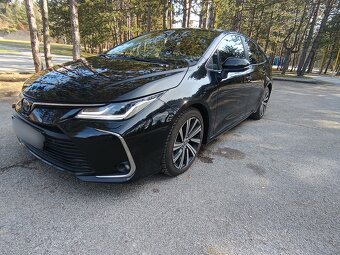 Predám Toyota Corolla sedan 1.5 automat  92kw r.v. 2023 - 6