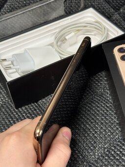 Apple Iphone 11 Pro Max 64Gb - Pekný stav 100% batéria - 6