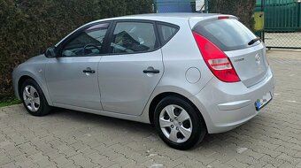 Hyundai i30 1.4 16V Comfort Najazdené: 97-tis. - 6