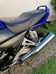 Suzuki GSX 1400 - 6