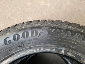 215/60r17 celoročné 2 ks GOODYEAR dezén 6,8 mm DOT2018 - 6