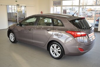 Hyundai i30 1,6 i CVVT 88 kW, ČR,klima,serviska, - 6