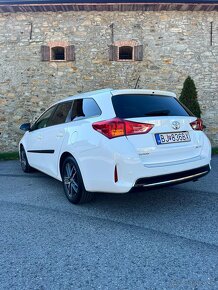 TOYOTA  AURIS TS 1,6 valvematic active-trend 2015 - 6