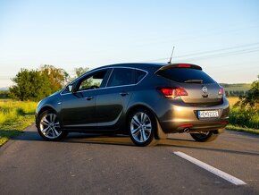 OPEL ASTRA 1.6. TURBO 180k Cosmo - 6