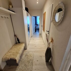 LUXUSNÝ SLNEČNÝ 3 IZBOVÝ APARTMÁN 80M2,2 BALKÓNY,2 PIVNICE,G - 6