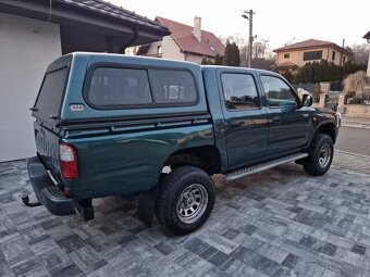 Toyota Hilux 2.4 TD Double Cab 4x4 - 6