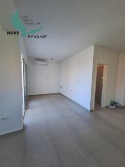 Novostavba apartmánu s výhľadom na more len 50m od mora v Ch - 6