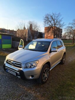 T0Y0TA RAV4 2.2D 4x4 Top stav - 6