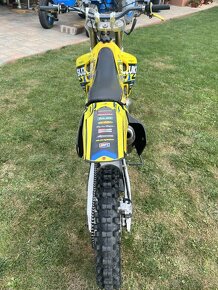 Suzuki RM 250 - 6