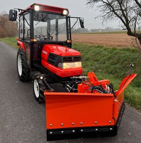 Japonský traktor KUBOTA GL 23 Diesel 3 válec, 23HP - 6