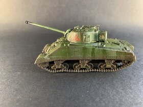 model sherman M4A3E8 - 6