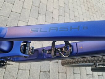 Predám TREK Slash 8 gen 5 2023 XL - 6