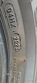 Predám 4ks slušné zimné pneumatiky 225/60r16-102V Michelin - 6