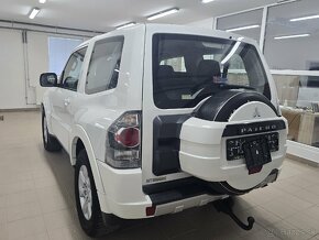 Mitsubishi Pajero 2012 - 6