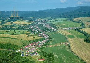 POZEMOK NA VÝSTAVBU RD V OBCI ZÁMUTOV, 1800 m² - 6