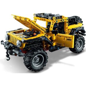 Predám LEGO Technic 42122 Jeep Wrangler - 6