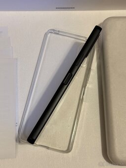 Sony Xperia 10 VI - 8/128Gb - krabica, kábel, návody - 6