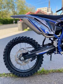 Dirtbike 250ccm, 14,5 kW 21/18 - 6