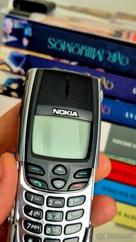 NOKIA 8810 CHROME TOP STAV + ÚPLNE NOVÁ CHRÓMOVÁ BATERKA - 6