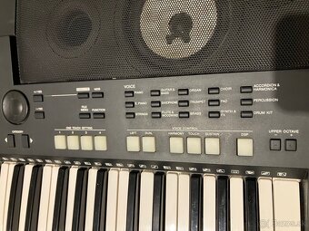 Yamaha PSR-S550 - 6